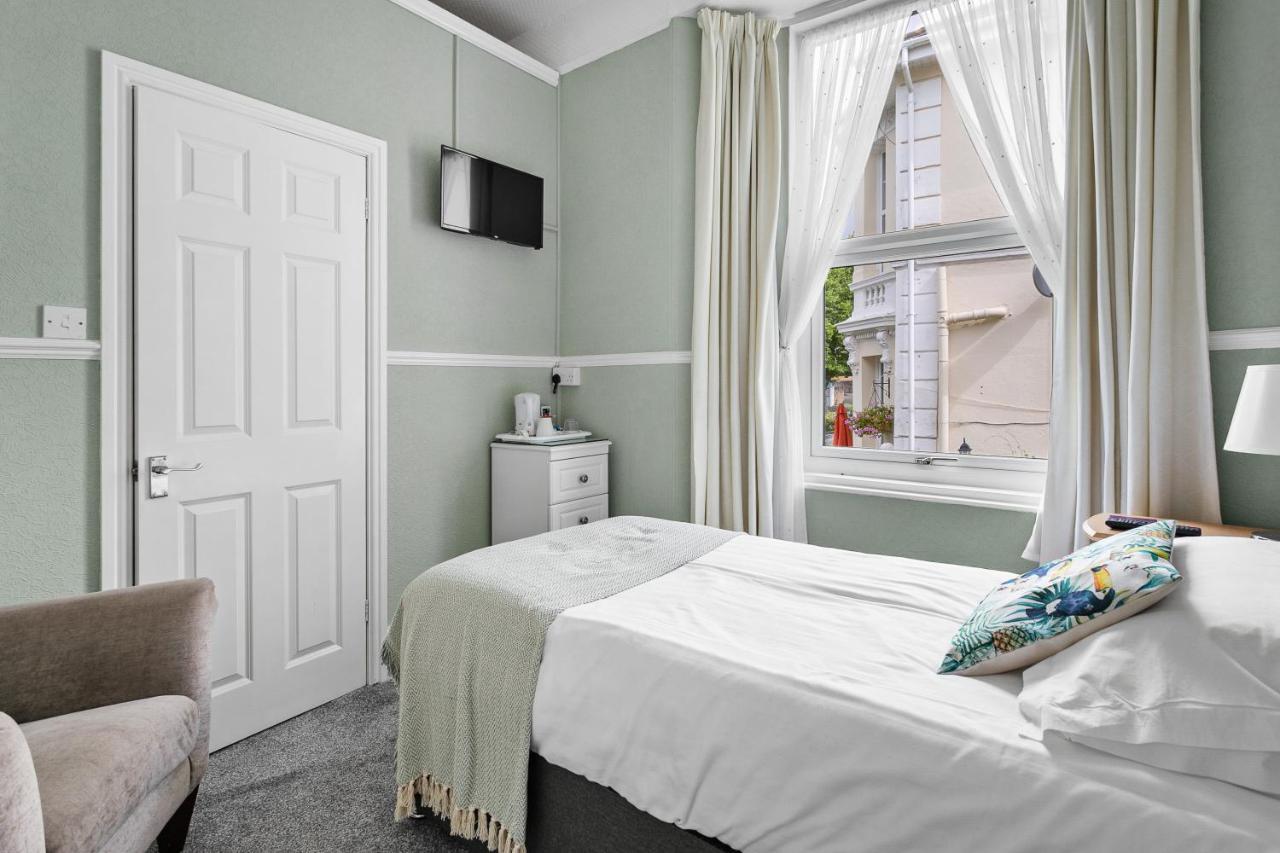 The Netley Bed & Breakfast Torquay Room photo